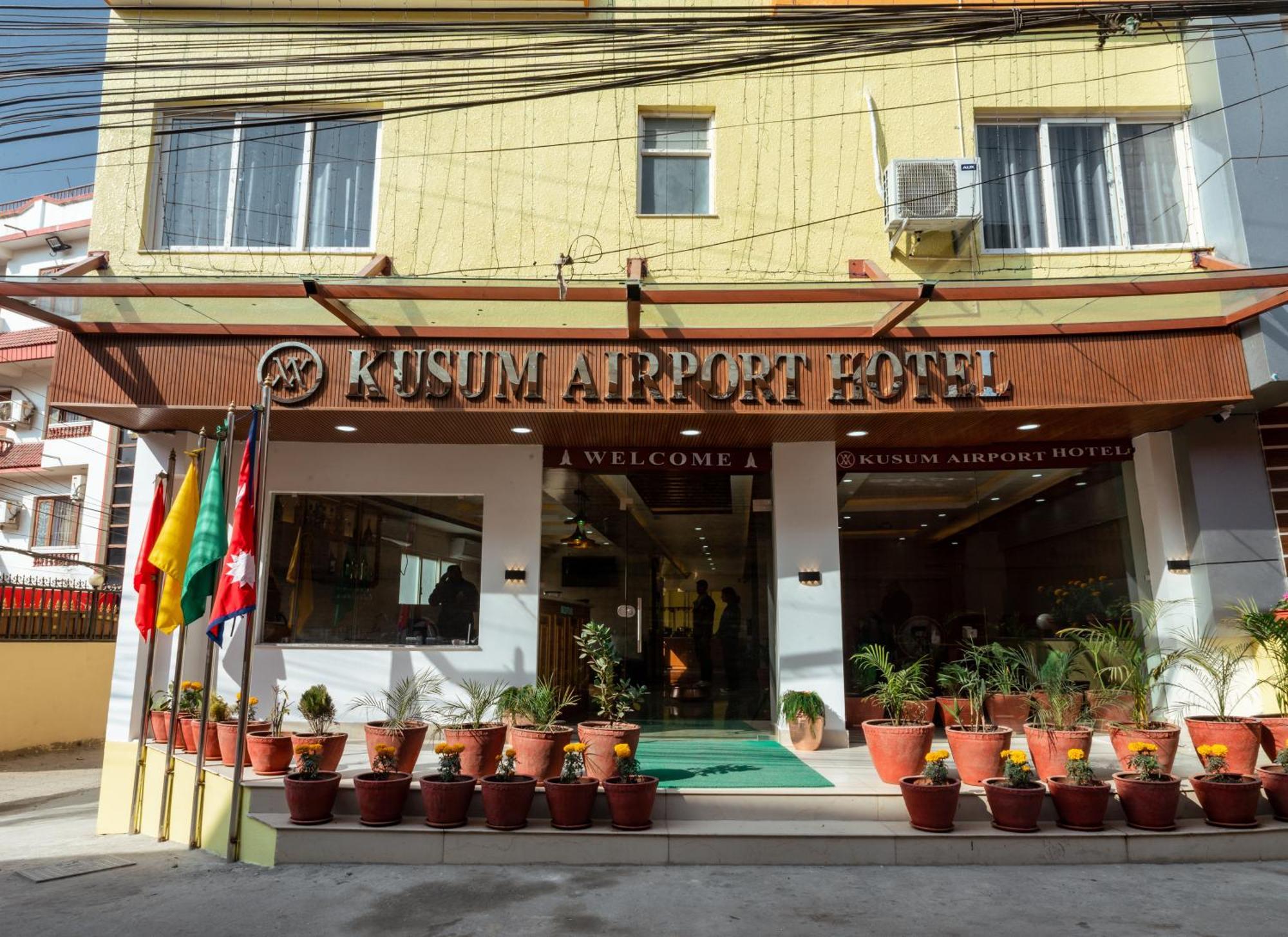 Kusum Airport Hotel Katmandu Eksteriør bilde