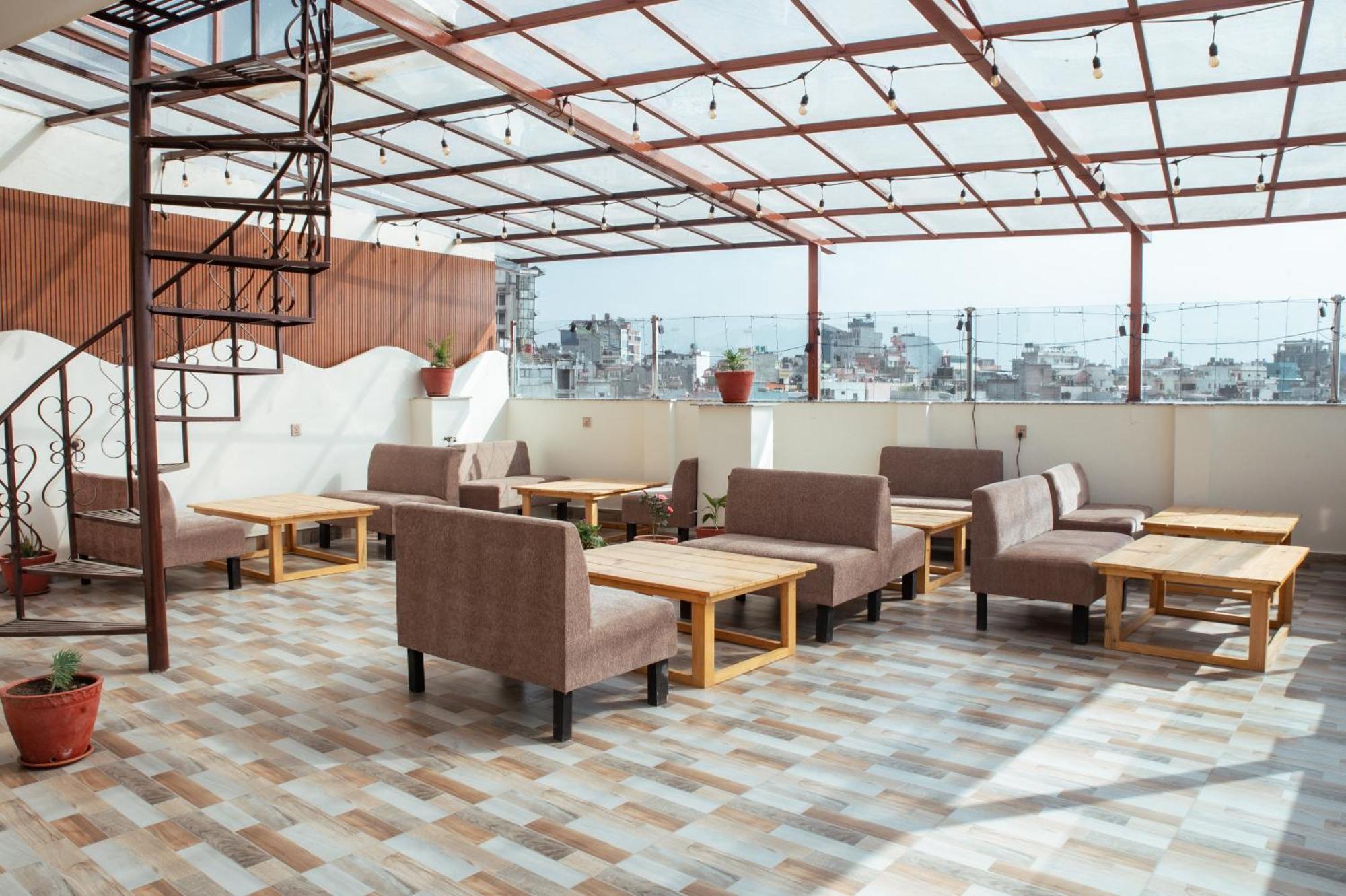 Kusum Airport Hotel Katmandu Eksteriør bilde