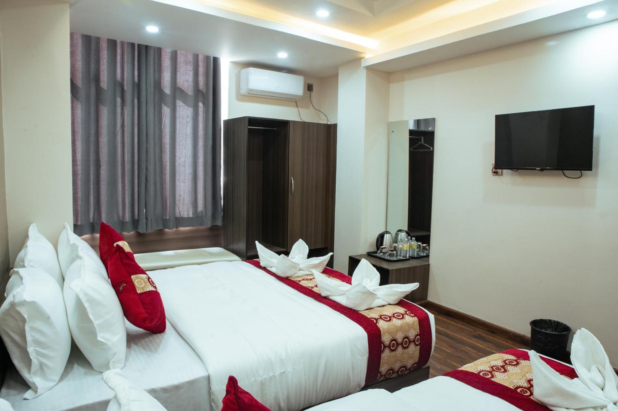 Kusum Airport Hotel Katmandu Eksteriør bilde