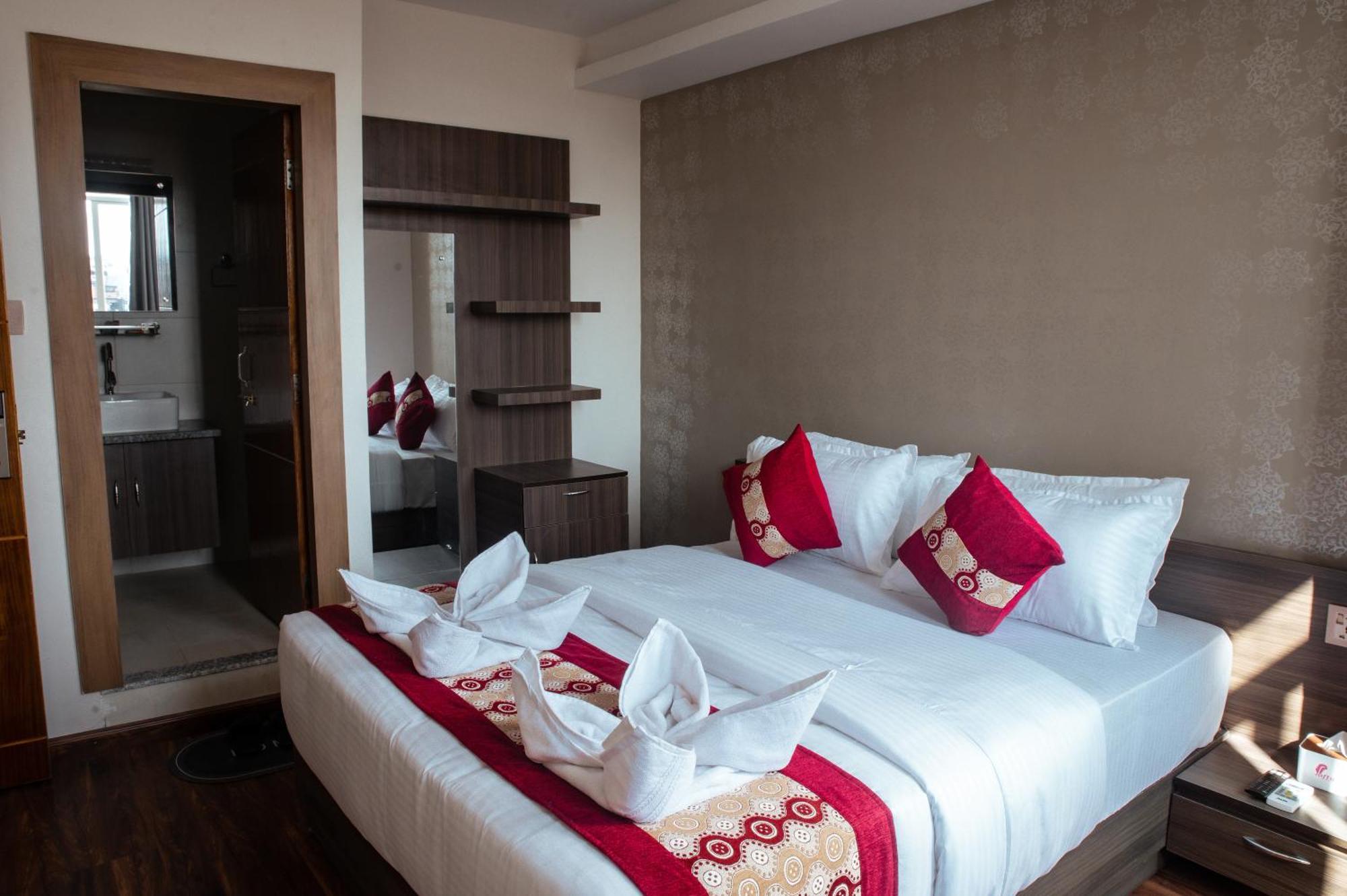 Kusum Airport Hotel Katmandu Eksteriør bilde